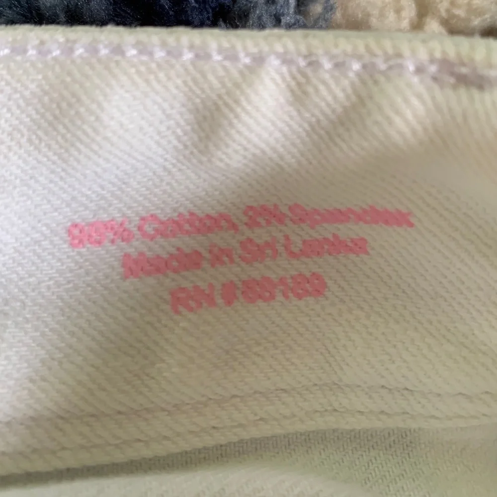 ๐ฅ SOLD ๐ฅ Lilly Pulitzer White Worth Skinny Mini Jeans - Picture 5 of 8